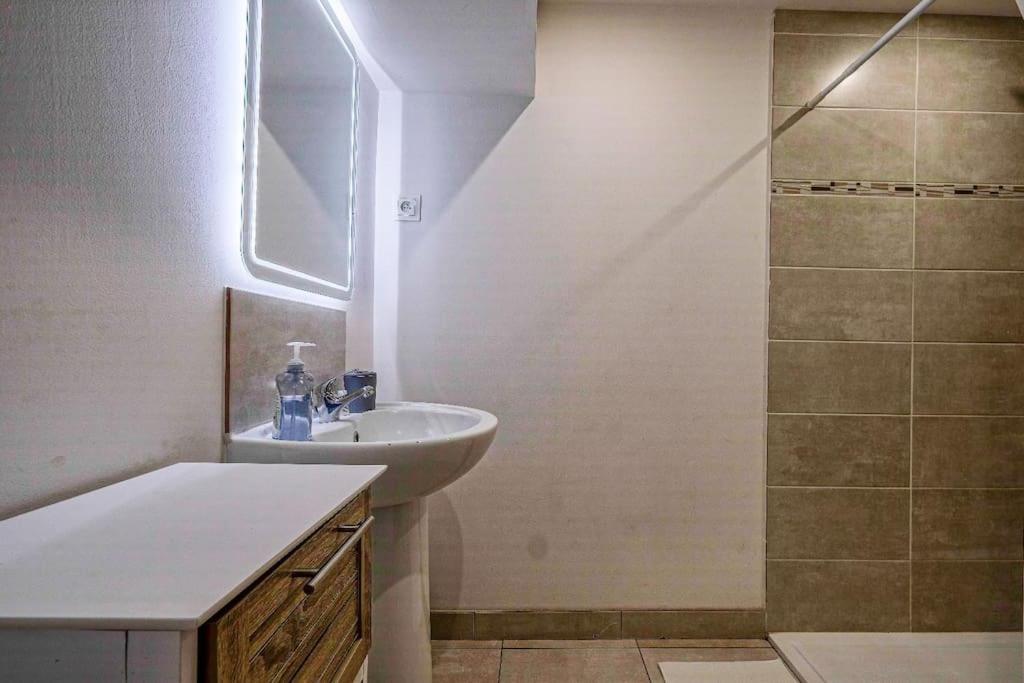Magnifique Maison De Ville - Parking - Proche Disney Fublaines Екстериор снимка
